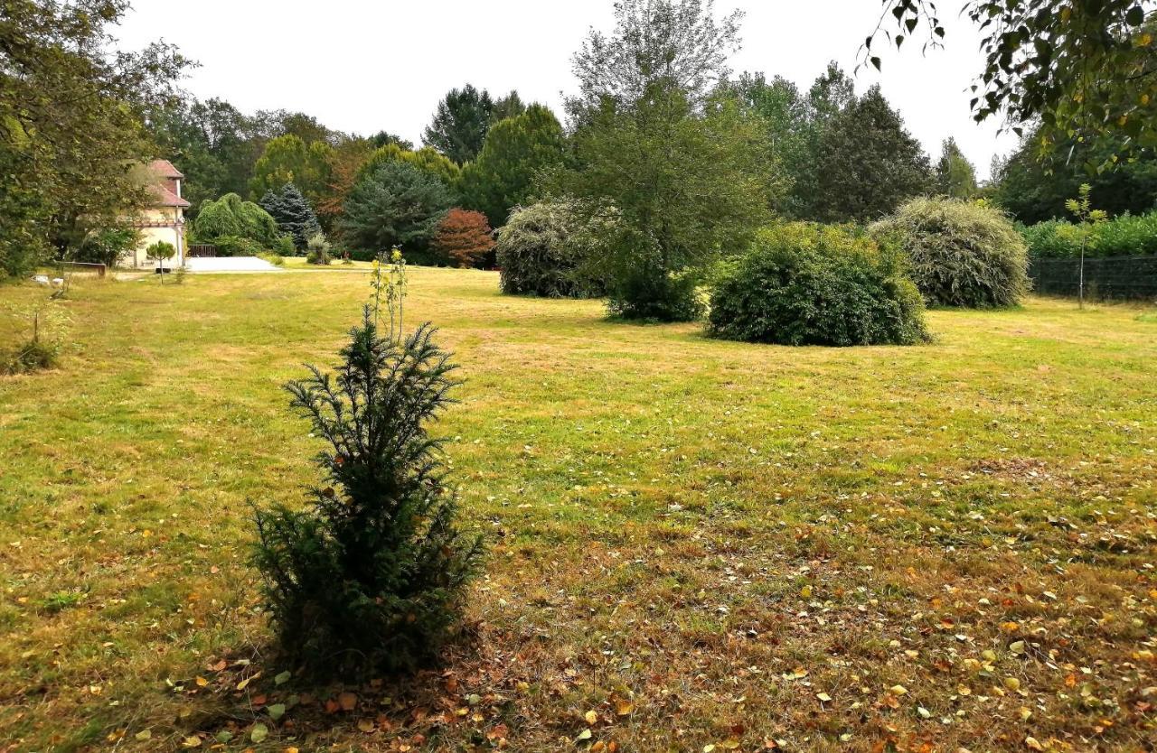 Le Gite Du Parc La Coquille Bagian luar foto